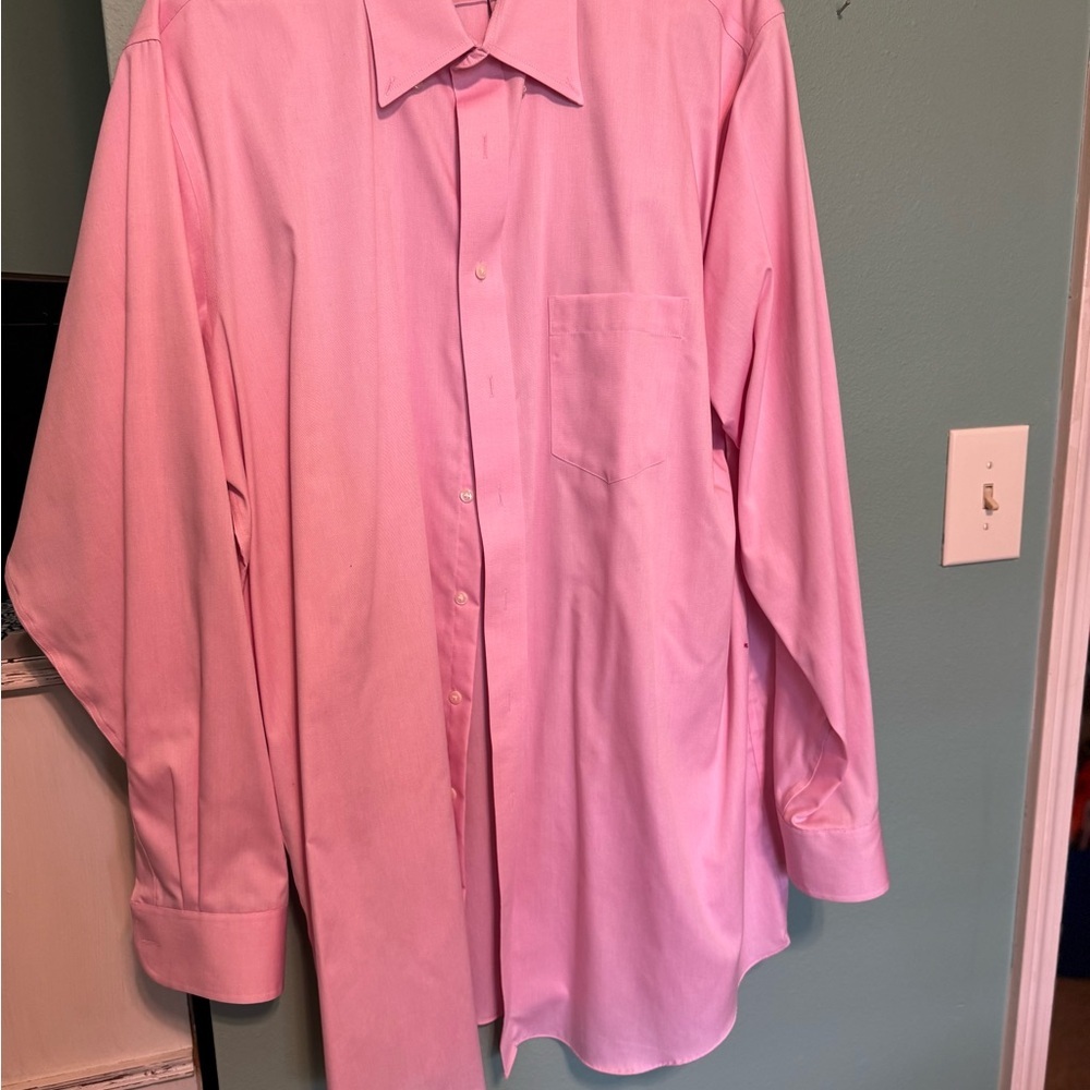 Men's Pink Dress Shirt - Classic Button-Up